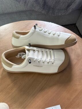 Hobibear Men's White and Tan Casual Sneakers